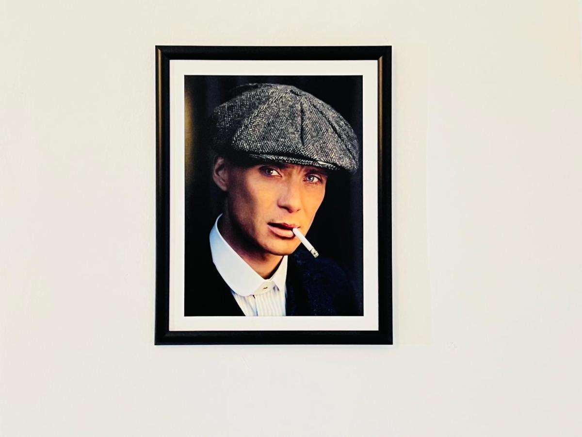 Peaky Blinders Apartment 5 Min Walk To Blackpool Tower Sleeps Up To 14 المظهر الخارجي الصورة